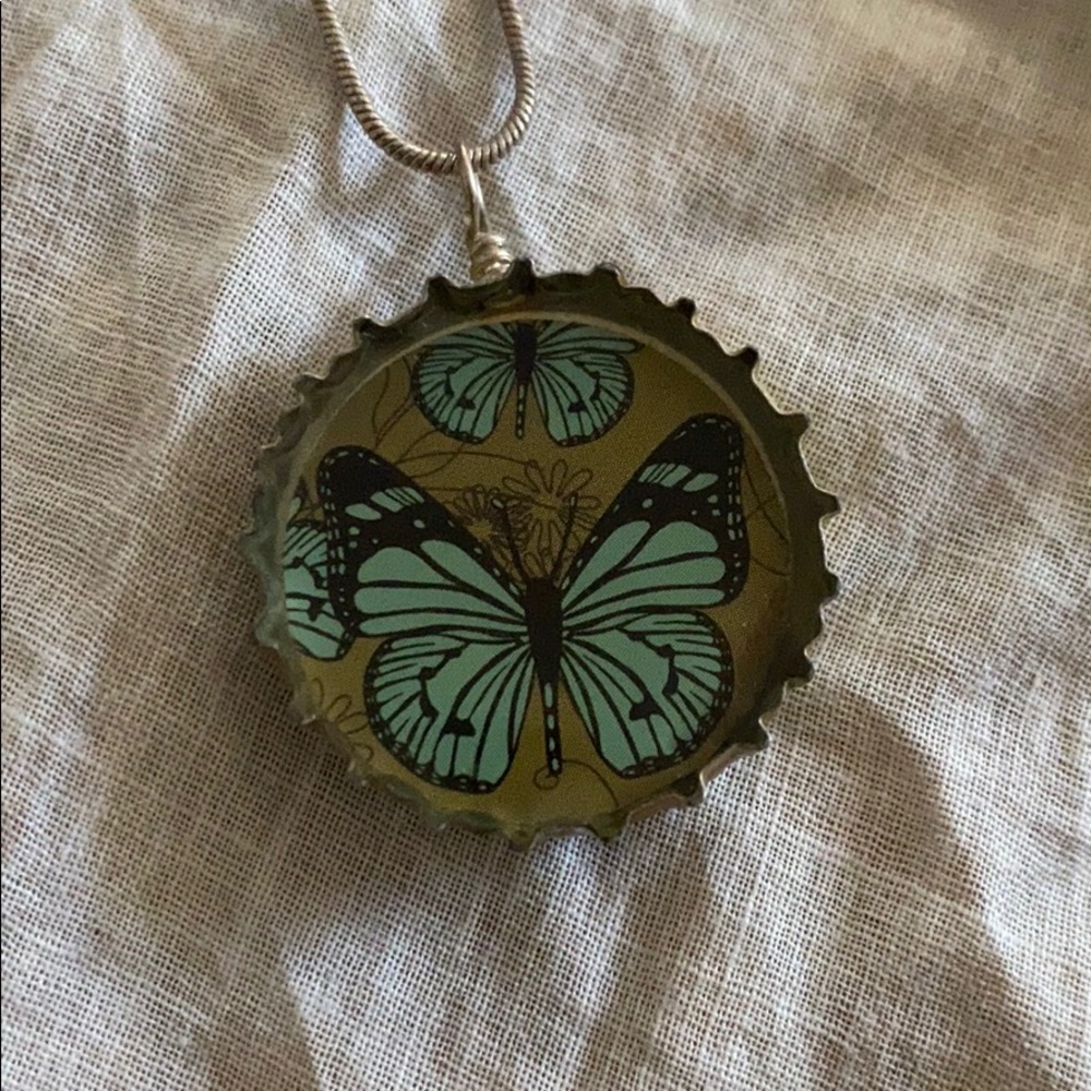 Bottlecap pendant with silver chain
